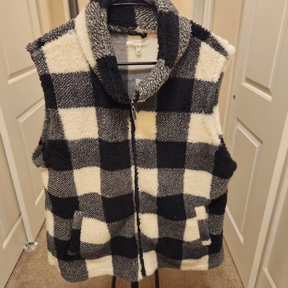Maurices Jackets & Blazers - Maurices Charcoal and Cream Fleece Vest